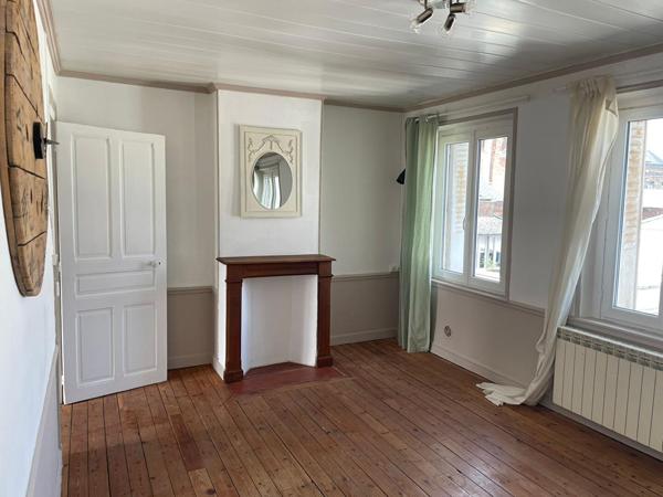 A LOUER APPARTEMENT  PROCHE CENTRE VILLE DE ST QUENTIN 02100