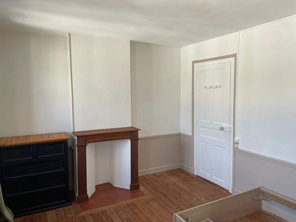 A LOUER APPARTEMENT  PROCHE CENTRE VILLE DE ST QUENTIN 02100