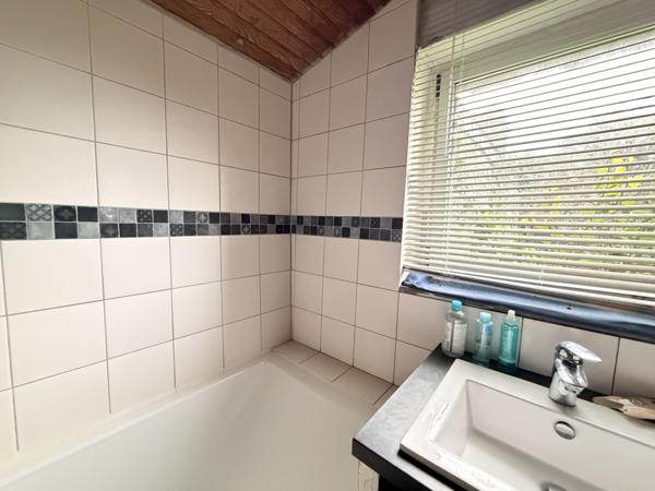 Sarzeau (56370) A 200 de la plage - Sarzeau, petite vue mer, à l'étage !