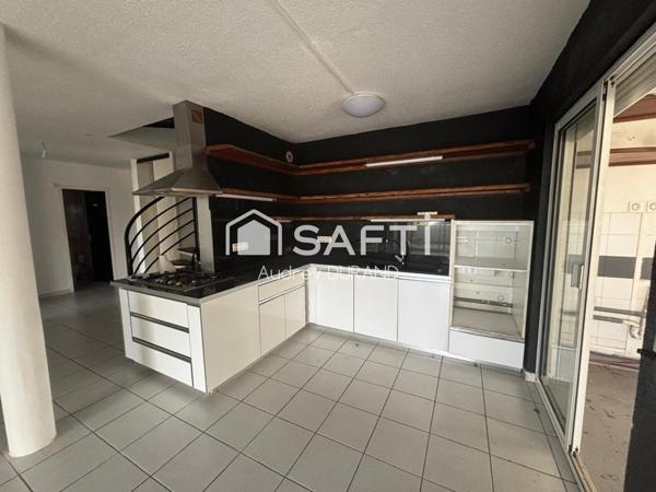 APPARTEMENT T4 EN DUPLEX AVEC TERRASSE ET GARAGE FERME