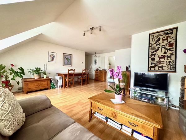 Appartement 3 pièces à vendre à Villepreux 242 000 € **  - Référence  8155