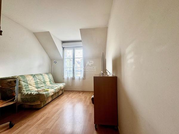 Appartement 3 pièces à vendre à Villepreux 242 000 € **  - Référence  8155