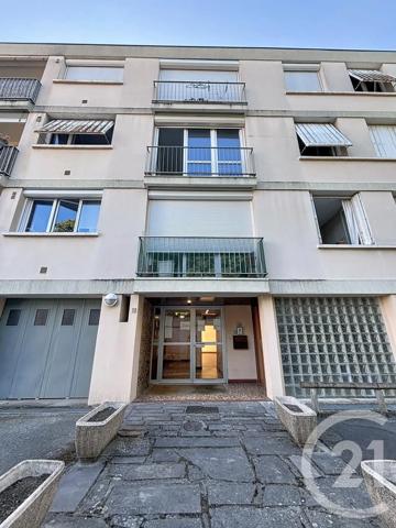 Appartement F2 à vendre  2 pièces - 44,06 m 2   RIOM  - 63