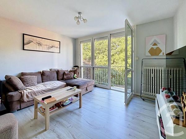 Appartement F2 à vendre  2 pièces - 44,06 m 2   RIOM  - 63