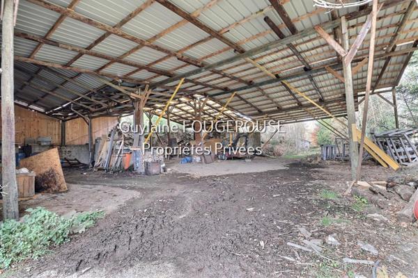 1h de SAINT ETIENNE - ancienne entreprise surface  2 150 m² sur 1ha 7 de terrain