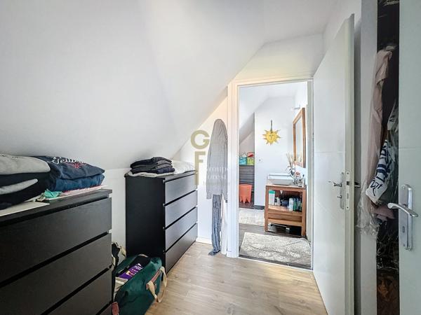 Belle maison d'architecte de 2012 individuelle de185 m2, chambre et SDD et bureau en RDC