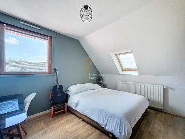 Belle maison d'architecte de 2012 individuelle de185 m2, chambre et SDD et bureau en RDC