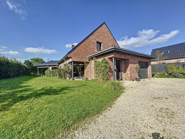 Belle maison d'architecte de 2012 individuelle de185 m2, chambre et SDD et bureau en RDC