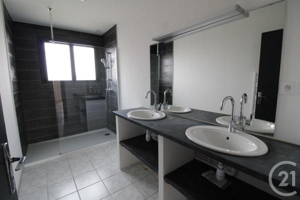 Maison à vendre  4 pièces - 135 m2 CHATEAUGAY - 63