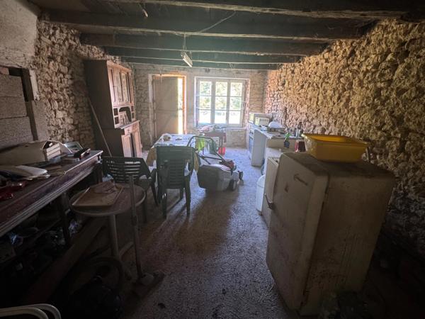 Magnifique Maison de Village à rénover. TAILLY (08)