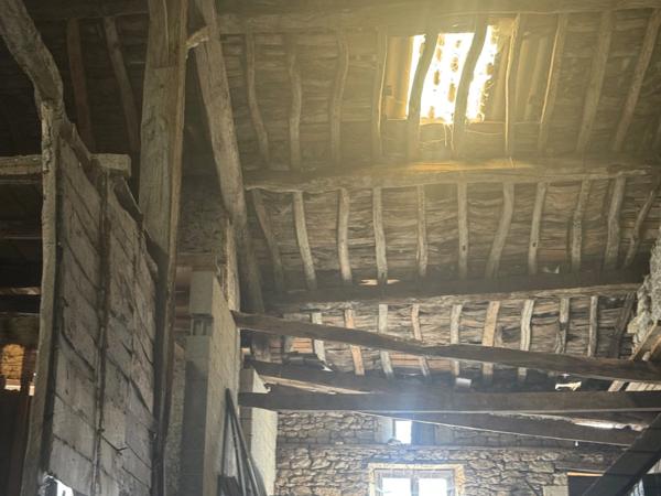 Magnifique Maison de Village à rénover. TAILLY (08)