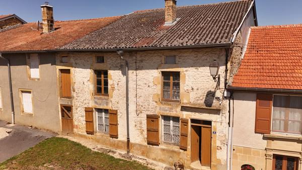 Magnifique Maison de Village à rénover. TAILLY (08)