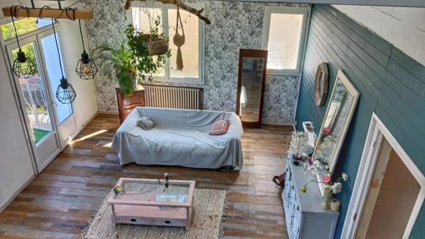 Excellente opportunité pour cette maison située au calme à Ribérac avec 12 pièces!