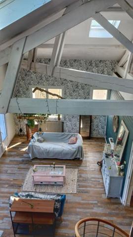 Excellente opportunité pour cette maison située au calme à Ribérac avec 12 pièces!