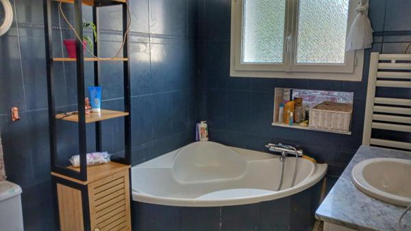 Excellente opportunité pour cette maison située au calme à Ribérac avec 12 pièces!