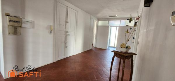 Bel appartement avec beaux volumes et grand jardin