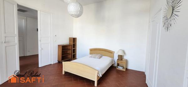 Bel appartement avec beaux volumes et grand jardin