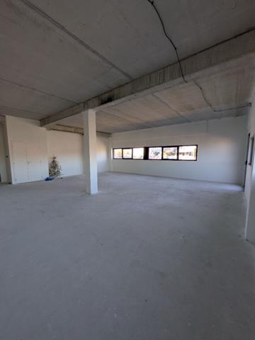 Plateau à aménager d'environ 88m²