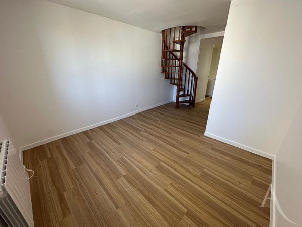 Beau duplex entièrement rénové à 5 min de la gare.