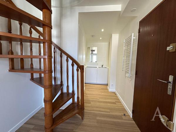 Beau duplex entièrement rénové à 5 min de la gare.