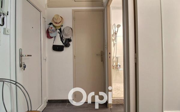 Appartement à vendre    1 pièce • 33 m2 Marseille 6