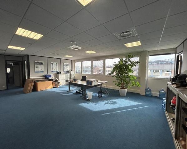 Location Bureau 160 91570 Bievres 809238