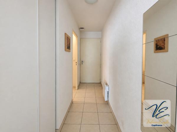 AZILLE – CHÂTEAU DE JOUARRES – APPARTEMENT MEUBLÉ EN REZ-DE-CHAUSSÉE AVEC TERRASSE ET PISCINE