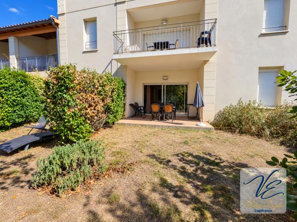 AZILLE – CHÂTEAU DE JOUARRES – APPARTEMENT MEUBLÉ EN REZ-DE-CHAUSSÉE AVEC TERRASSE ET PISCINE