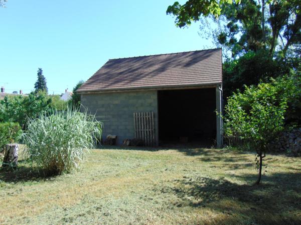 MAISON EN MEULIERE ET BRIQUES AVEC DEPENDANCES