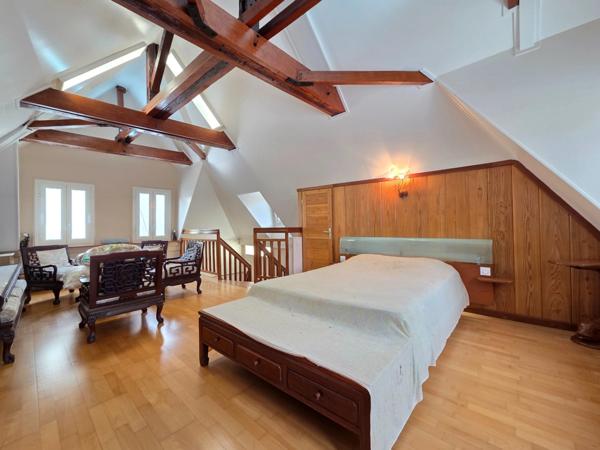 À VENDRE – MAISON CRÉOLE HISTORIQUE SUR LA RUE DE PARIS – SAINT-DENIS