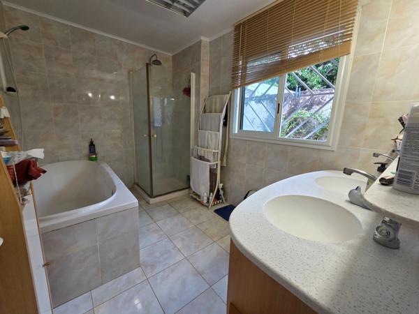 À VENDRE – MAISON CRÉOLE HISTORIQUE SUR LA RUE DE PARIS – SAINT-DENIS