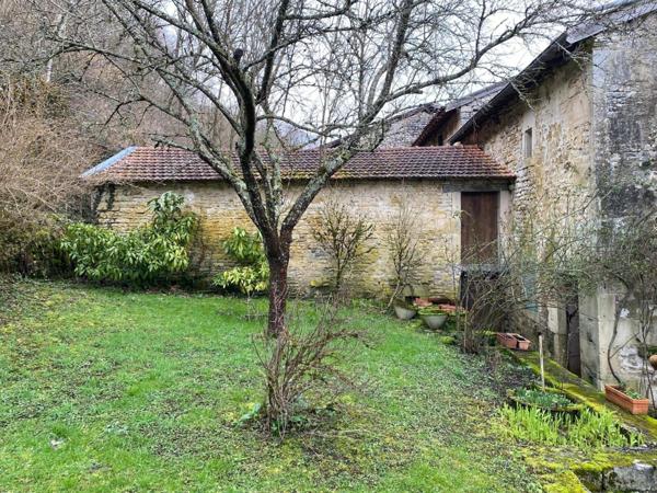 grande maison de campagne , avec jardin , grand terrain