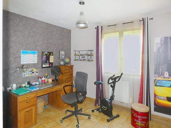 Villa R+1 de 130m² sur terrain arboré avec piscine de 538m²