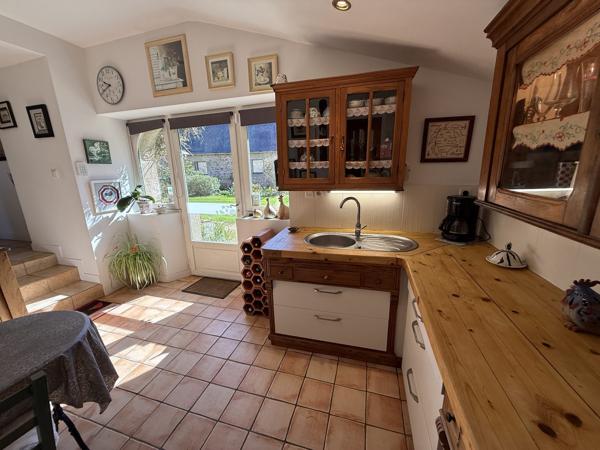 BELLE PROPRIETE EN PIERRES, UNE MAISON PRINCIPALE ET TROIS GITES