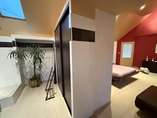 BELLE PROPRIETE EN PIERRES, UNE MAISON PRINCIPALE ET TROIS GITES
