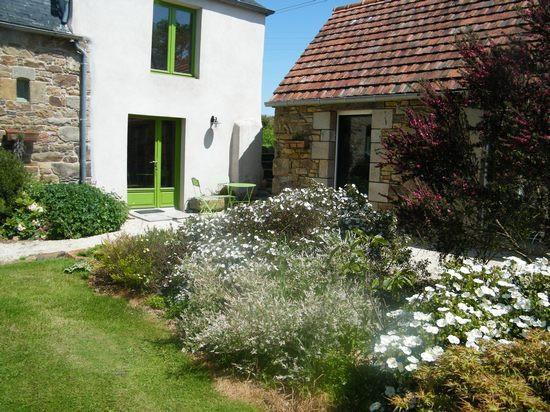 BELLE PROPRIETE EN PIERRES, UNE MAISON PRINCIPALE ET TROIS GITES