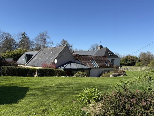 BELLE PROPRIETE EN PIERRES, UNE MAISON PRINCIPALE ET TROIS GITES
