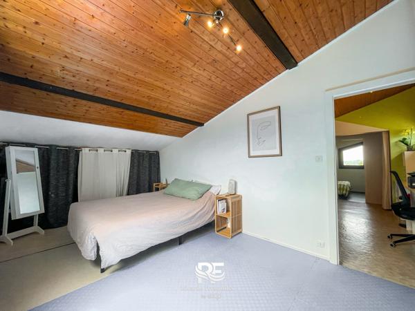 Duplex 6 pièces 119 m² – Seynod – Dernier étage · Vue Semnoz – Garage + Cave