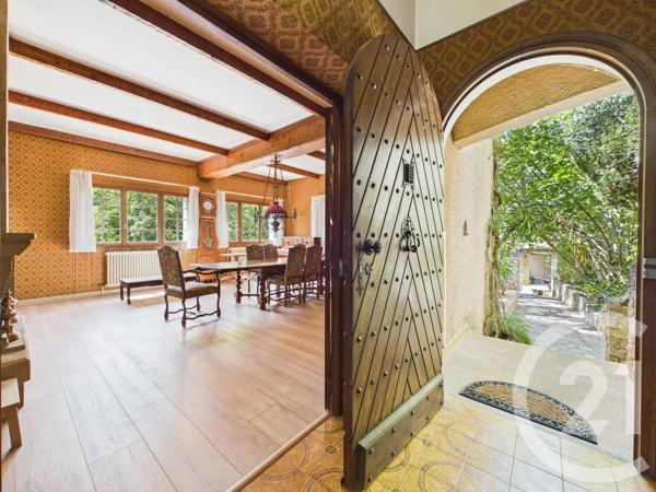 Maison à vendre  10 pièces - 234,05 m 2   TOULON  - 83