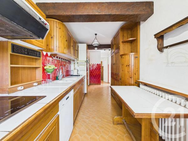 Maison à vendre  10 pièces - 234,05 m 2   TOULON  - 83