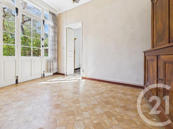 Maison à vendre  10 pièces - 234,05 m 2   TOULON  - 83