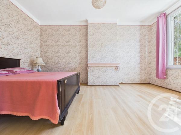 Maison à vendre  10 pièces - 234,05 m 2   TOULON  - 83