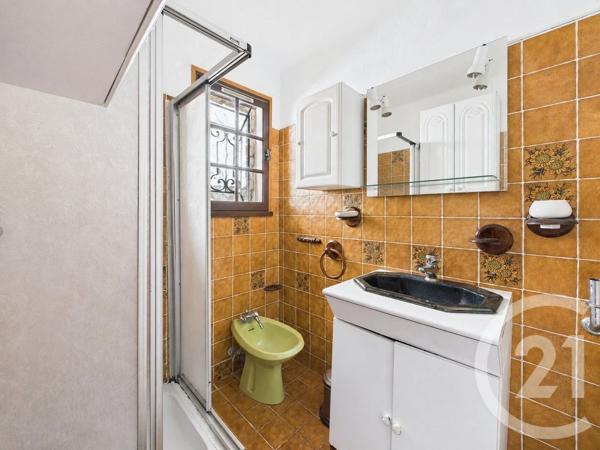 Maison à vendre  10 pièces - 234,05 m 2   TOULON  - 83