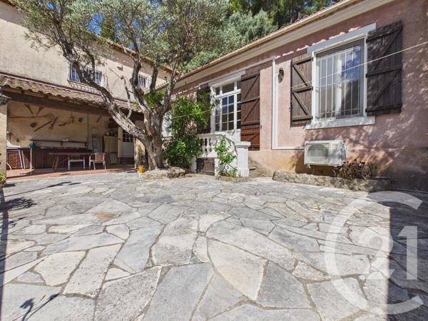 Maison à vendre  10 pièces - 234,05 m 2   TOULON  - 83