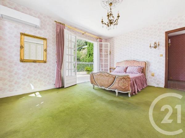 Maison à vendre  10 pièces - 234,05 m 2   TOULON  - 83