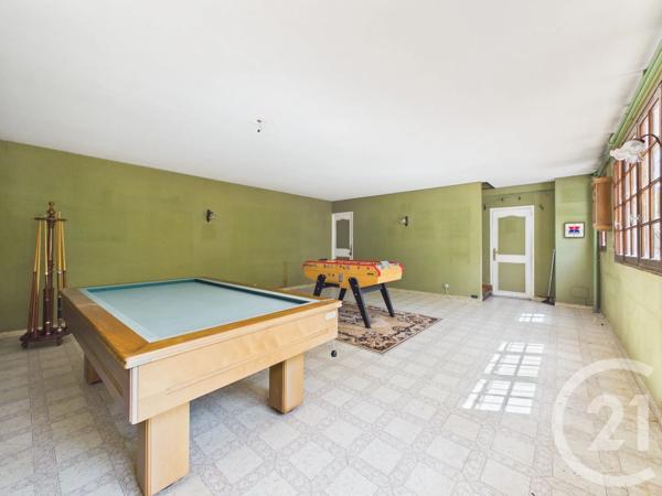 Maison à vendre  10 pièces - 234,05 m 2   TOULON  - 83