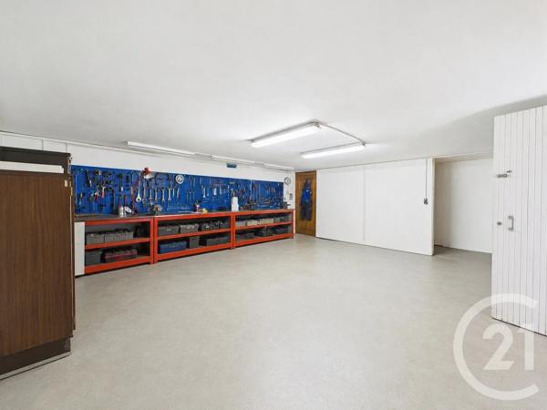 Maison à vendre  10 pièces - 234,05 m 2   TOULON  - 83