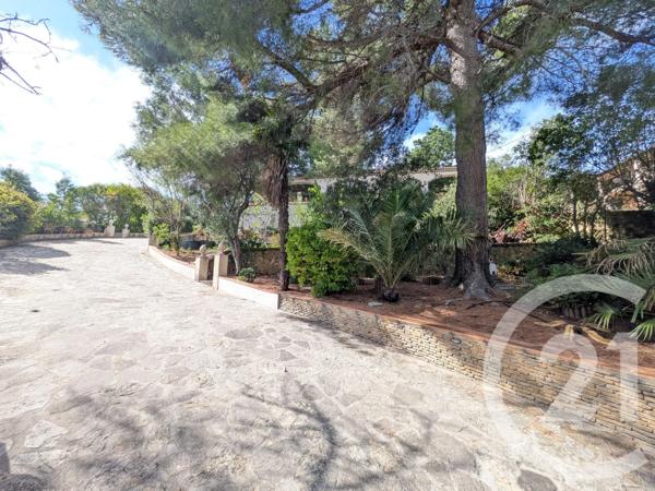 Maison à vendre  10 pièces - 234,05 m 2   TOULON  - 83