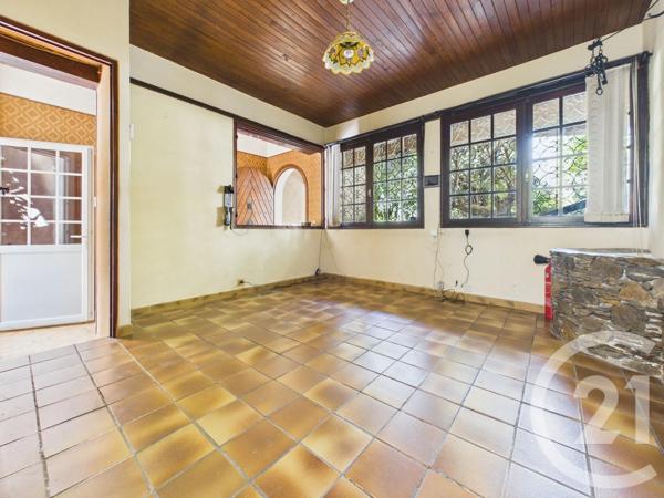Maison à vendre  10 pièces - 234,05 m 2   TOULON  - 83