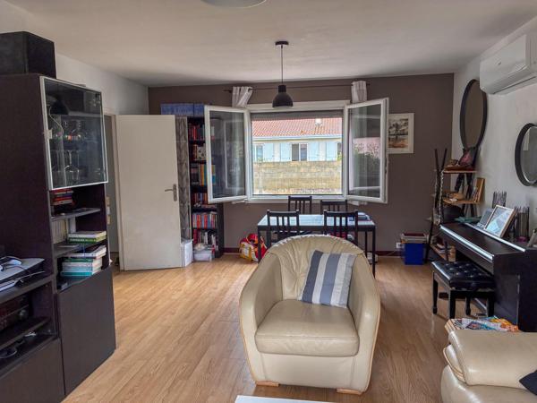 Maison 89m2, 2 chambres, 870m2 de terrrain et piscine